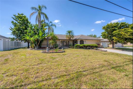 2012 Viscaya Pkwy, Cape Coral, FL 33990