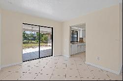 2012 Viscaya Pkwy, Cape Coral, FL 33990