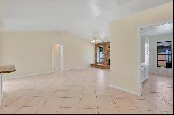 2012 Viscaya Pkwy, Cape Coral, FL 33990