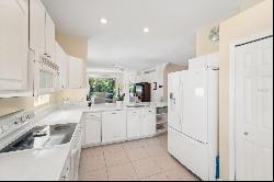 4951 Lakescene Pl, Sarasota, FL 34243