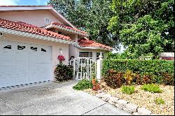 5808 Lakeside Woods Cir, Sarasota, FL 34243