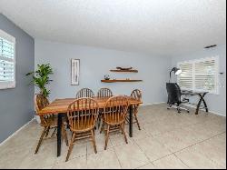 537 Manatee Ct #203, Venice, FL 34285