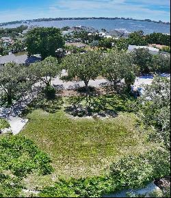 2155 Oriole Dr, Sarasota, FL 34239