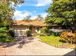 4920 Kestral Park Cir #11, Sarasota, FL 34231