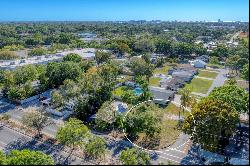 2782 Hatton St, Sarasota, FL 34237