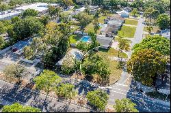 2782 Hatton St, Sarasota, FL 34237