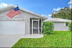 305 Degas Dr, Nokomis, FL 34275