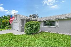 305 Degas Dr, Nokomis, FL 34275