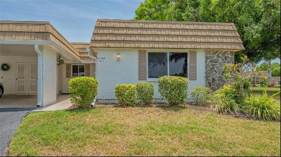 2016 Riverbluff Pkwy #V328, Sarasota, FL 34231