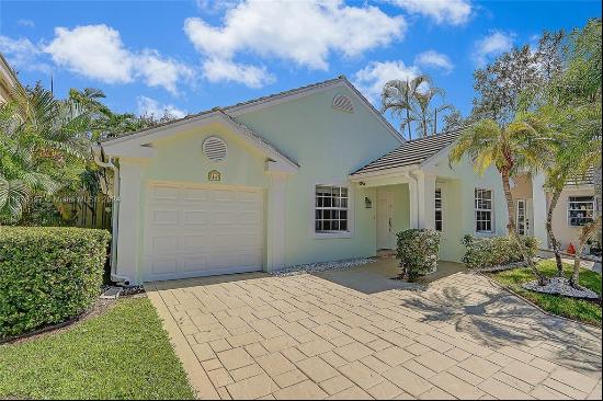 12 Admirals Ct, Palm Beach Gardens, FL, 33418-7184