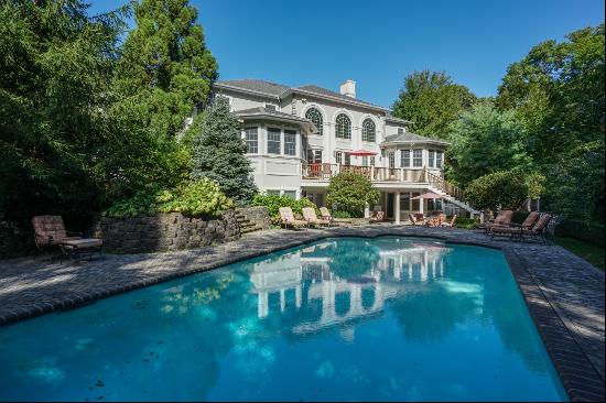 Eastwood Court In Amagansett, New York