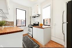 35 -45 82Nd St 3 In Jackson Heights, New York