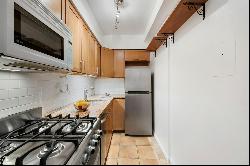 305 East 72Nd Street 3Fs In Upper East Side, New York