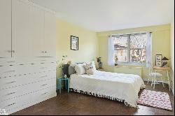 135 Ocean Parkway Apt2p In Kensington, New York