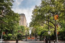 48 Gramercy Park North 1B In Gramercy Park, New York