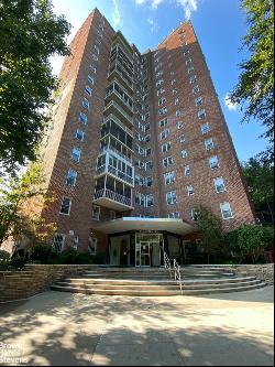 3135 Johnson Ave 5J In Spuyten Duyvil, New York