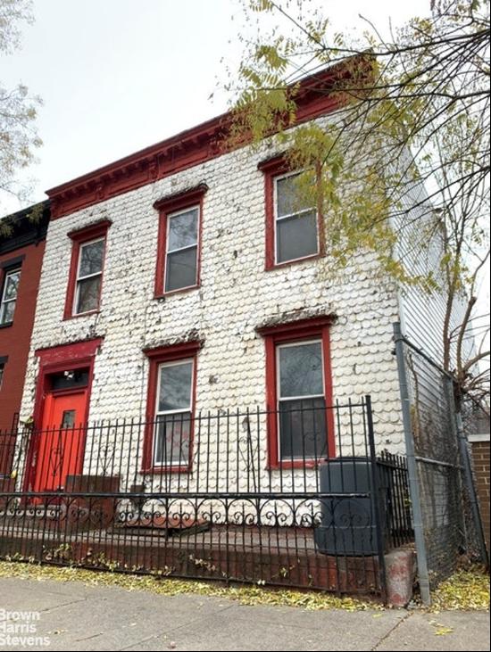 206 Howard Avenue In Stuyvesant Heights, New York