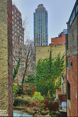 319 East 50Th Street 5F In Midtown East, New York