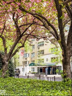 35 Park Avenue In Midtown East, New York