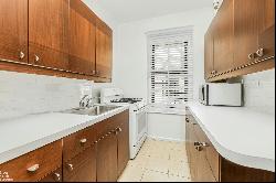 687 West 204Th Street 6E In Inwood, New York