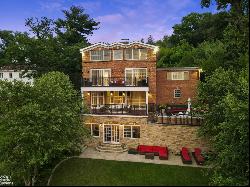 3061 Scenic Place In Spuyten Duyvil, New York