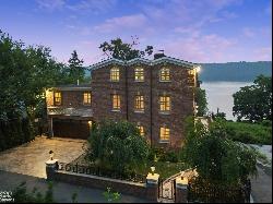 3061 Scenic Place In Spuyten Duyvil, New York