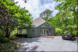 12 South Breeze Drive In Wainscott, New York