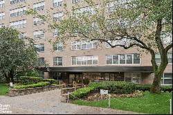 135 Ocean Parkway 8F In Kensington, New York