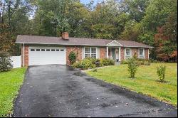 3 Ivy Ln, Washington Twp., NJ 07853