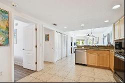 11605 Gulf Boulevard 208, TREASURE ISLAND, FL, 33706