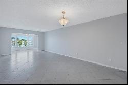 12405 3rd Street E 304, TREASURE ISLAND, FL, 33706