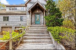 13 Bayberry Avenue, Provincetown, MA 02657