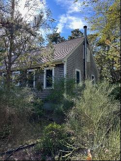 16 Warren Street, Wellfleet, MA 02667