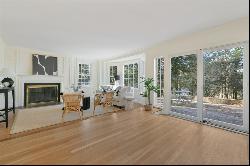 17 Laurel Rd, Brookline, MA 02467