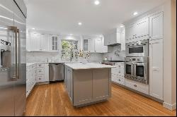 17 Laurel Rd, Brookline, MA 02467