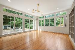 17 Laurel Rd, Brookline, MA 02467