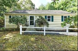 31 Manamok Cir, Sandwich, MA 02563