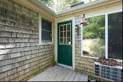 31 Manamok Cir, Sandwich, MA 02563