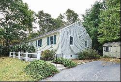 31 Manamok Cir, Sandwich, MA 02563