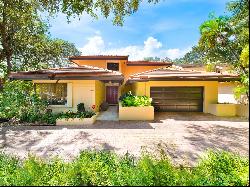 7950 Old Cutler Rd In Coral Gables, Florida