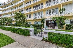 425 Worth Avenue 2C In Palm Beach, Florida