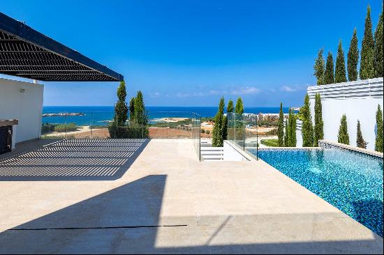 Five Bedroom Villa in Serene Location in Sea Caves, Pafos