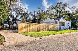 Fully Restored Cottage in Midtown