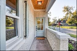 Fully Restored Cottage in Midtown