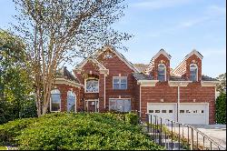 Spacious Residence with a Contemporary Flair in Sought-after Verdant Druid Hills