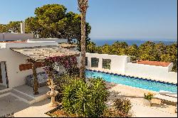 Luxury property with panoramic sea views and tourist license in Cala Boix.