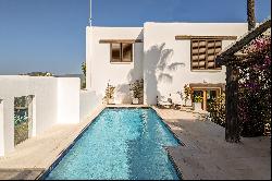 Luxury property with panoramic sea views and tourist license in Cala Boix.