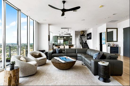 Penthouse Perfection: Unmatched Sophistication in the Heart of Downtown