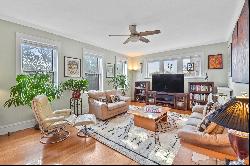 Beautiful East Side Condo Close to Lakefront