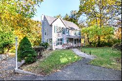 Lovely Colonial in Silvermine